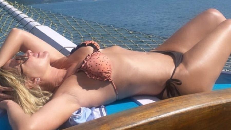 Eliana aproveita dia de sol em passeio de barco em lugar paradisíaco  - Reprodução/Instagram