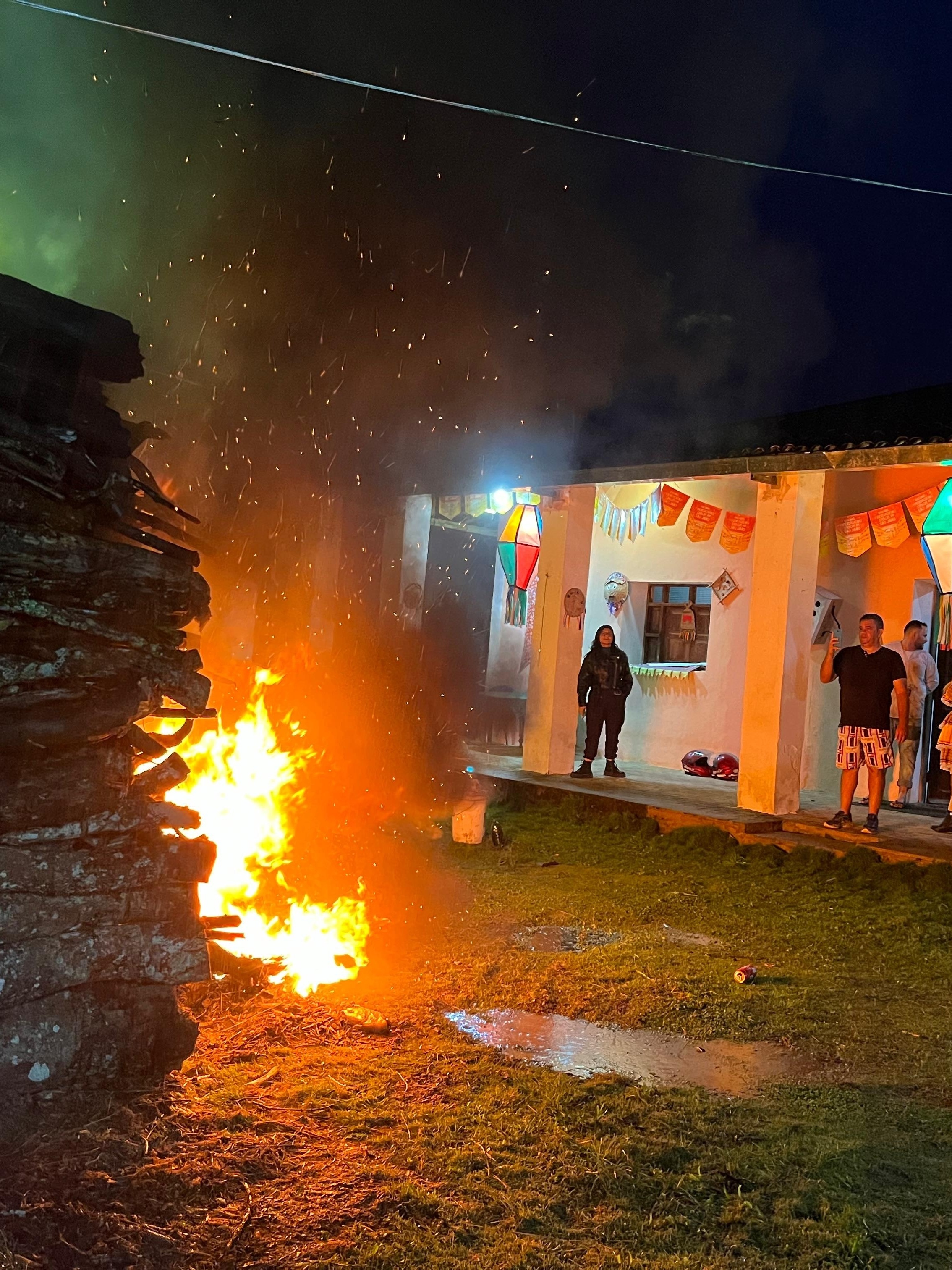 Campina: Nordeste rural celebra São João em volta da fogueira