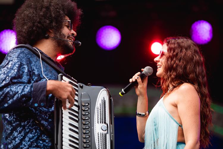 A apresentação de Mariana Aydar e Mestrinho no Coala 2024