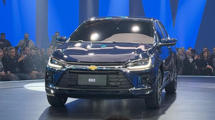Onix e Onix Plus recebem a primeira grande atualização desde 2019, que inclui faróis full-LED Onix e Onix Plus recebem a primeira grande atualização desde 2019, que inclui faróis full-LED