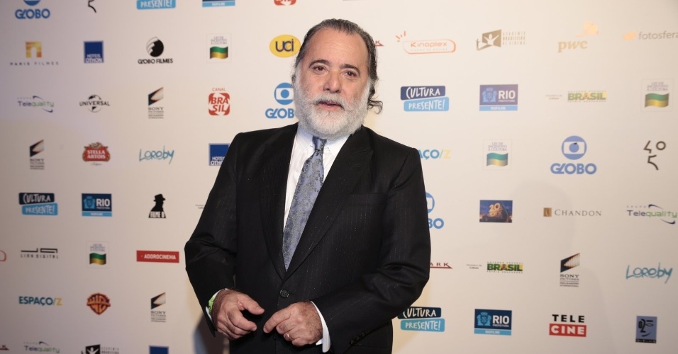 1.set.2015- Tony Ramos posa ao chegar na 14ª edição do Grande Prêmio do Cinema Brasileiro, no Cine Odeon, no Centro do Rio de Janeiro