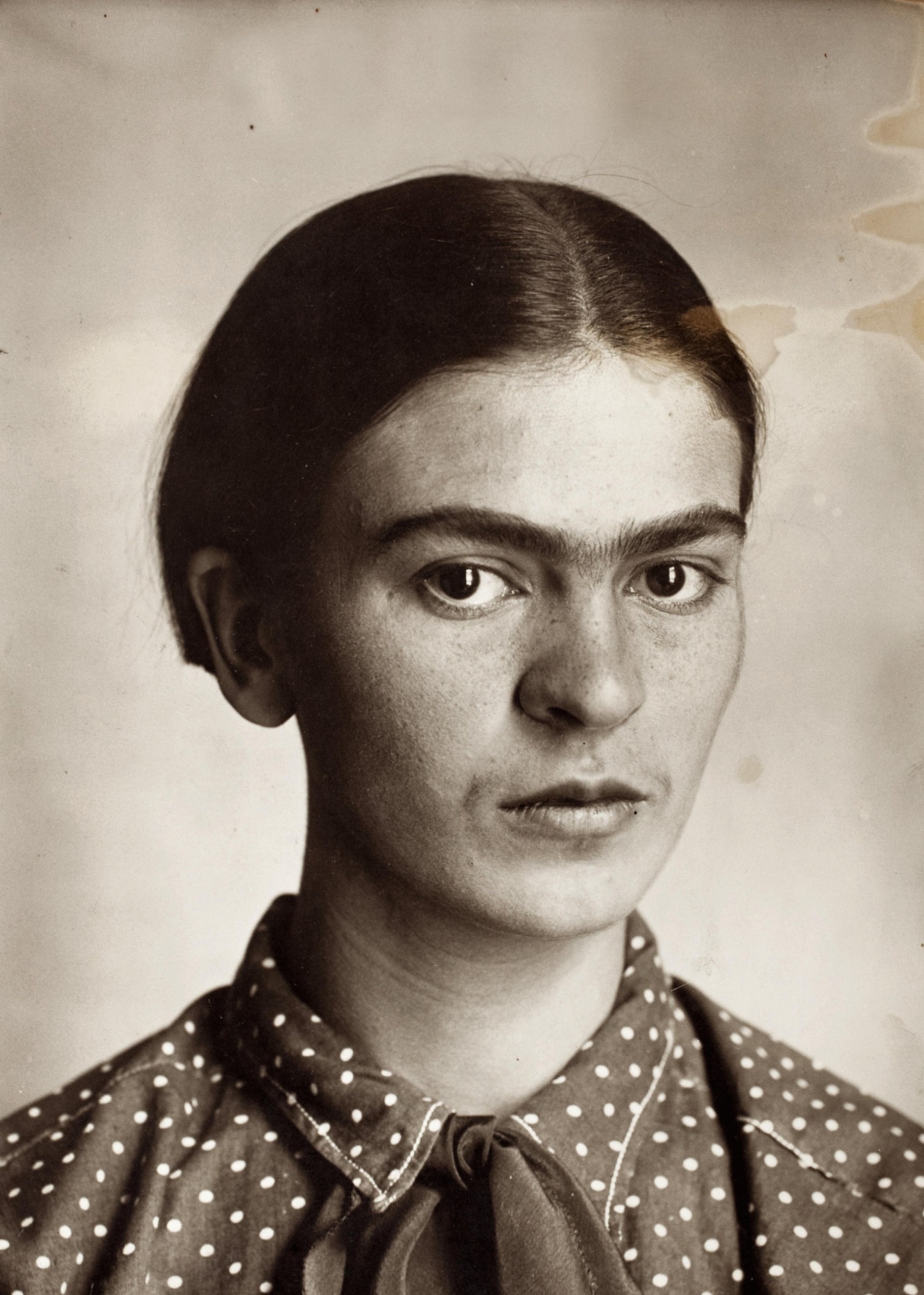 A pintora mexicana Frida Kahlo fotografada por seu pai, Guilhermo - Divulgação