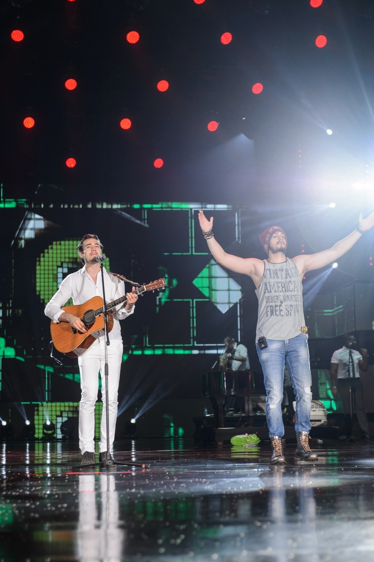 Tiago Iorc e Luan Santana também se apresentam juntos, com a música "Amei te ver" - Ramón Vasconcellos/TV Globo