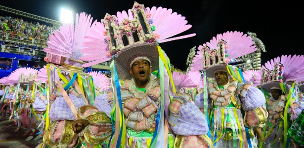 Ala do desfile da Mangueira, campeã do Carnaval 2016, que homenageou Maria Bethânia - Douglas Shineidr/UOL