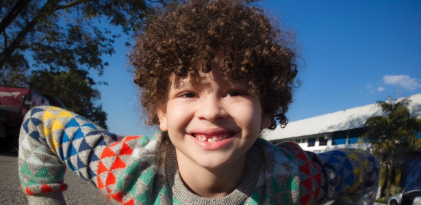 Issac do Vine, 7 anos, semialfabetizado e um livro no currículo - Lucas Lima/UOL - Lucas Lima/UOL