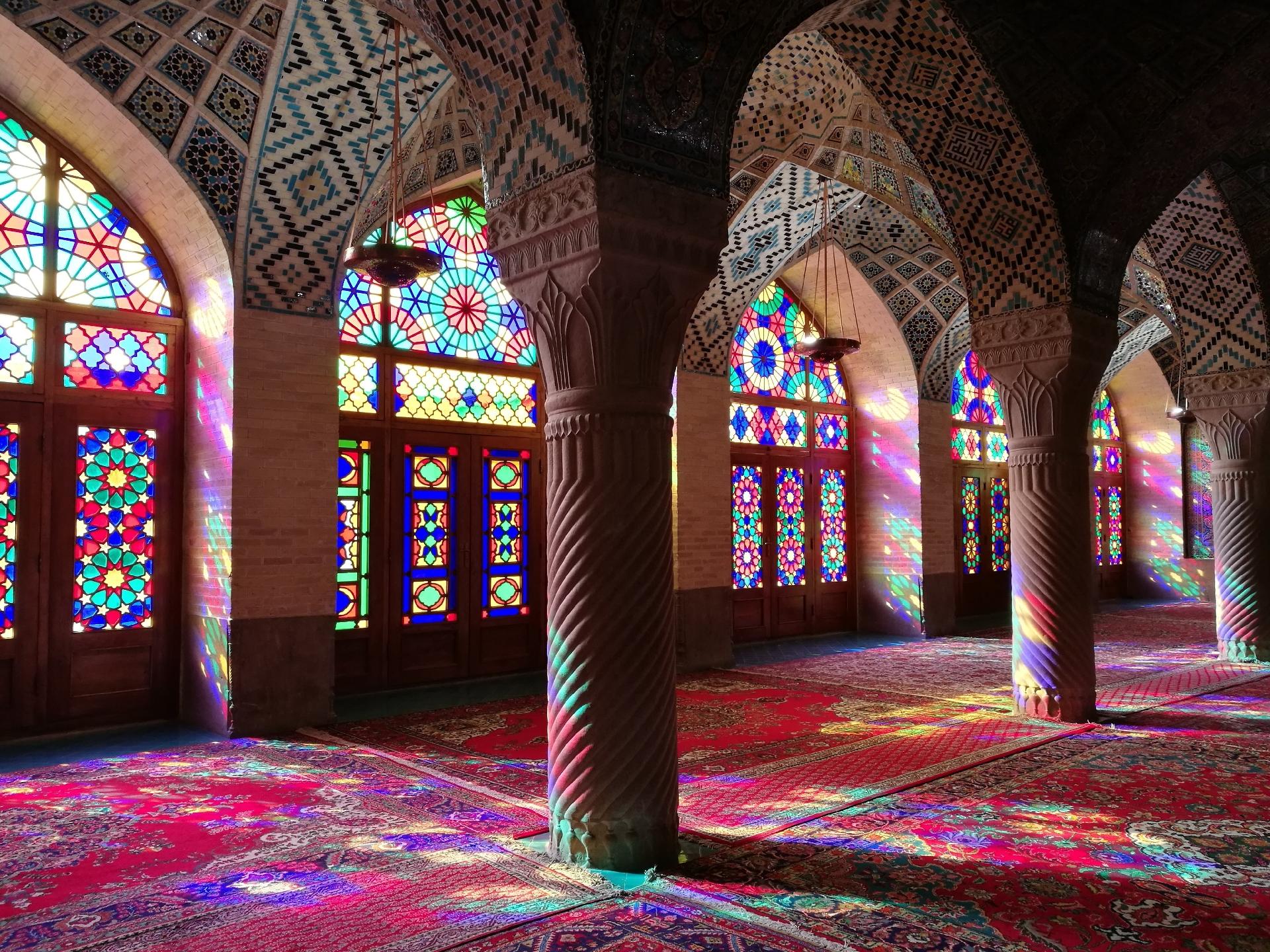 Destinos ultravioleta - Mesquita Nasir ol Molk, Irã - Divulgação/Skyscanner