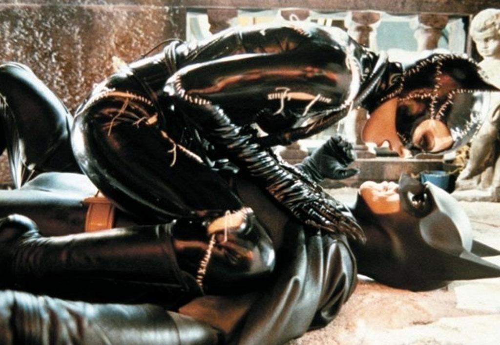 Michelle Pfeiffer e Michael Keaton em "Batman: O Retorno" (1992) - Divulgação