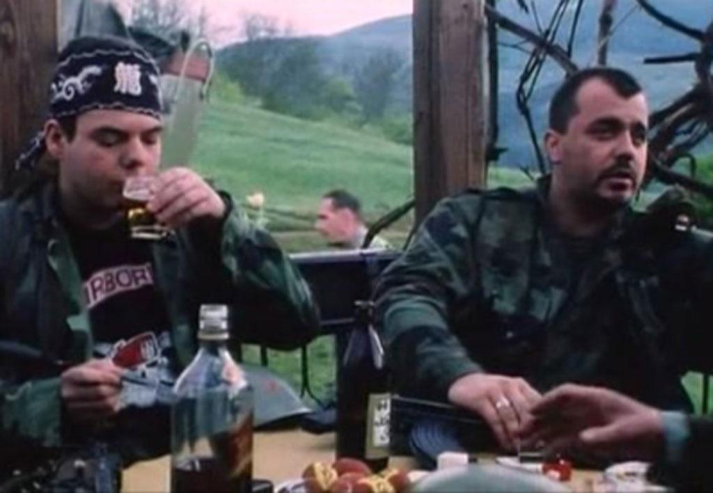 Cena de "Bela Aldeia, Bela Chama" (1996) - Divulgação