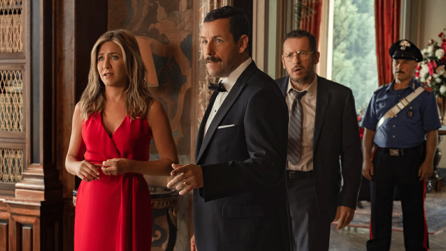 Jennifer Aniston e Adam Sandler em cena de "Mistério no Mediterrâneo" - Reprodução