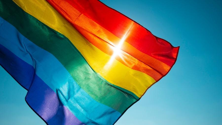 Bandeira representativa da comunidade LGBTQ - Istock 
