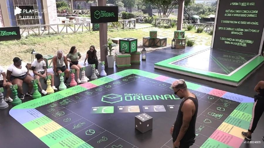 A Fazenda 2020: Peões brincam em jogo de tabuleiro com perguntas sobre o reality - Reprodução/RecordTV