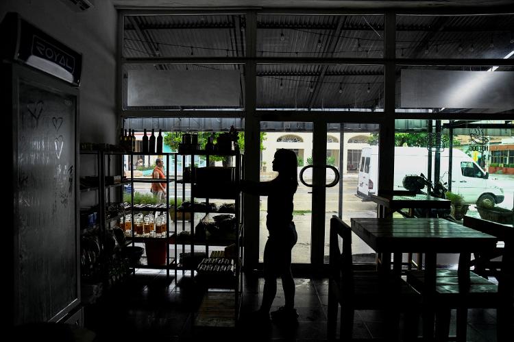 Restaurante de Cuba sem luz