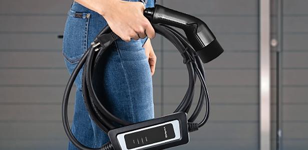 Carregador portátil é salvação de híbrido e elétrico, mas use com segurança
