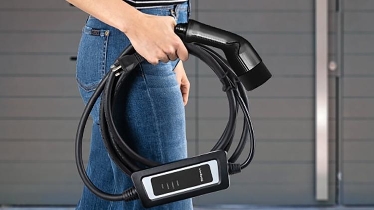 Carros elétricos e híbridos plug-in trazem isolamento dos componentes de alta tensão para evitar choques Carros elétricos e híbridos plug-in trazem isolamento dos componentes de alta tensão para evitar choques