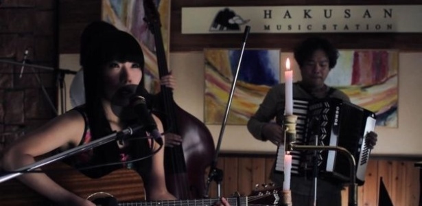 A cantora japonesa Tsubasa diz que já recebeu o carinho de diversas estrelas brasileiras, incluindo Zé Ramalho, Sandy, Skank, Humberto Gessinger e Chico César - Divulgação
