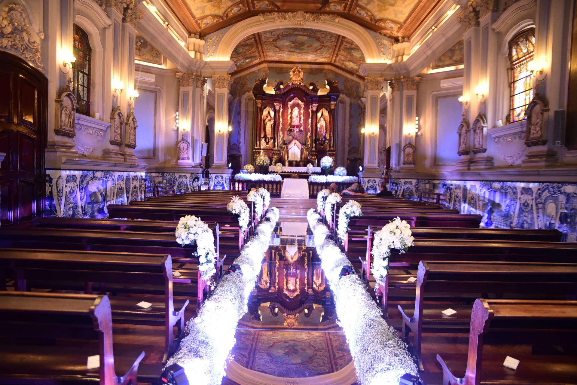 4.set.2016 - Os ex-BBBs Kamilla Salgado e Eliéser Ambrósio se casam em cerimônia religiosa na capela da PUC-SP. Os ex-BBBs já se casaram no civil há quase dois meses, no dia 16 de julho - Leo Franco/AgNews