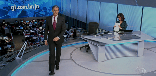 William Bonner deixa bancada do "Jornal Nacional" antes do fim - Reprodução/TV Globo