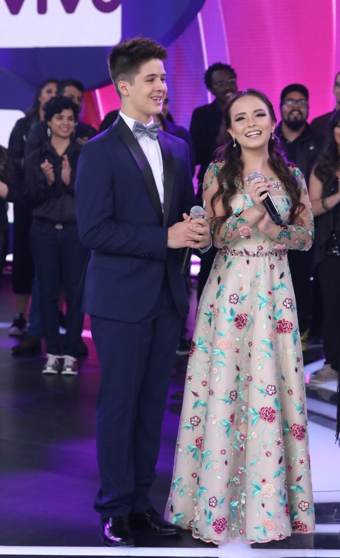 4.nov.2016 - Namorados, João Guilherme e Larissa Manoela participa do primeiro dia do Teleton 2016 - Thiago Duran/ AgNews