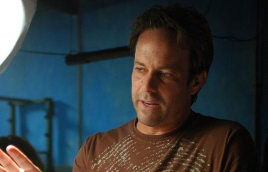 Diretor John Stockwell durante gravações do filme "Turistas" (2006) - Divulgação