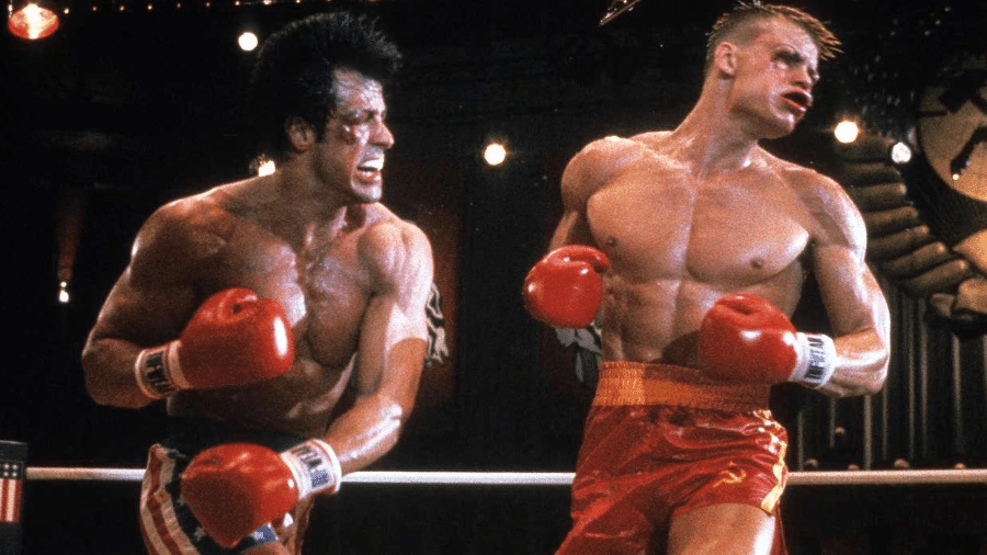 Rocky Balboa (Sylvester Stallone) e Ivan Drago (Dolph Lundgren) em cena de "Rocky IV" (1985) - Reprodução