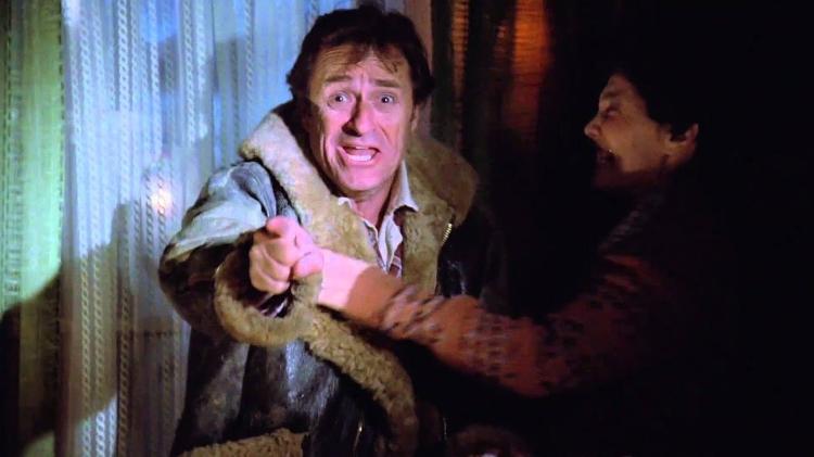 Dick Miller em cena do filme "Gremlins" - Divulgação - Divulgação