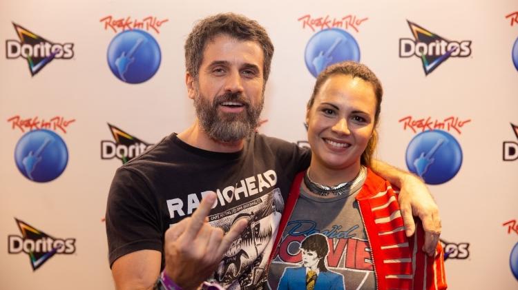 Eriberto Leão faz chifrinho ao lado da mulher, Andrea Leal, no Rock in Rio 2019 - Divulgação/Doritos - Divulgação/Doritos