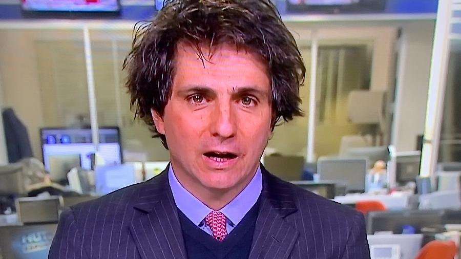 Guga Chacra correspondente da Globonews com cabelo cortado   - Reprodução/Twitter