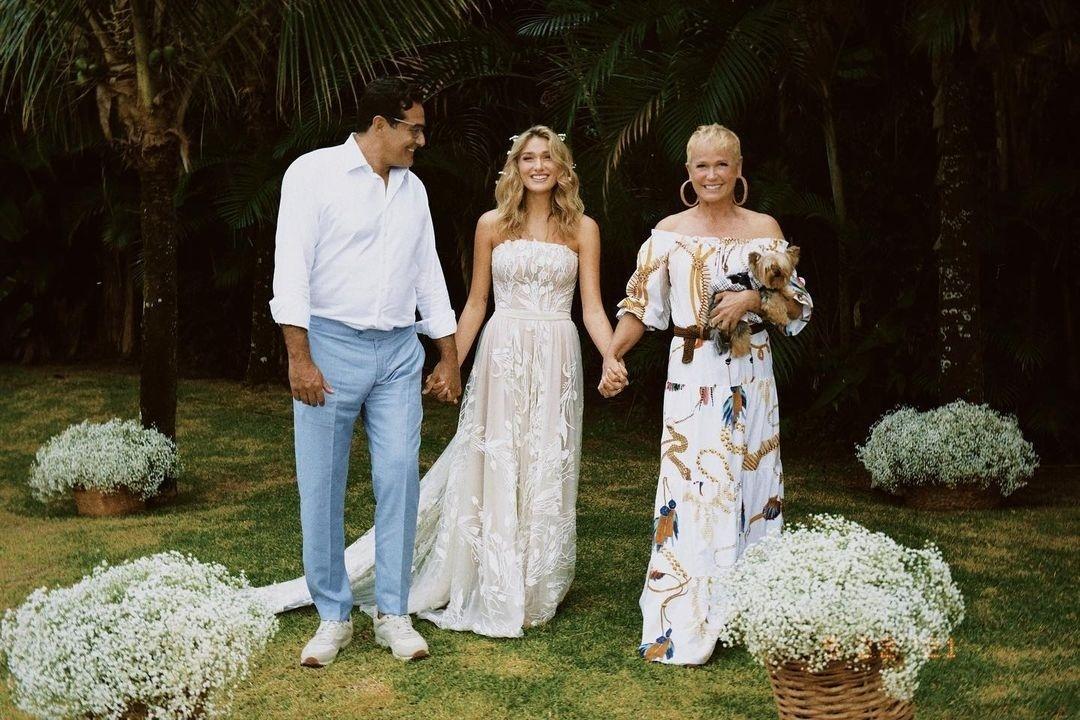 Sasha ao lado dos pais, Xuxa e Luciano Szafir, em seu casamento - Reprodução/Instagram