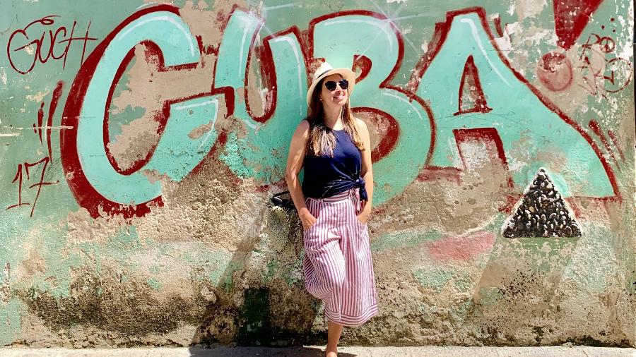 Malu em Havana Velha, 2019, em uma de suas nove viagens a Cuba - Arquivo pessoal