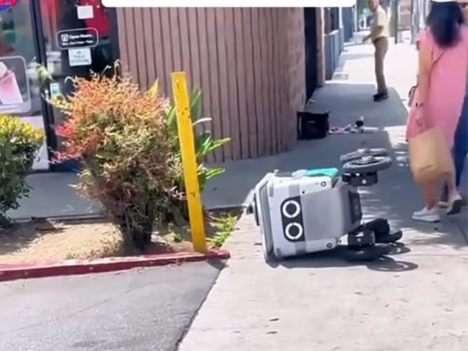 Robôs vandalizados levantam discussões sobre entregas autônomas