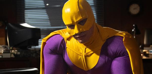 Caco Ciocler vive herói brasileiro que mistura 'Deadpool com Zé Carioca'