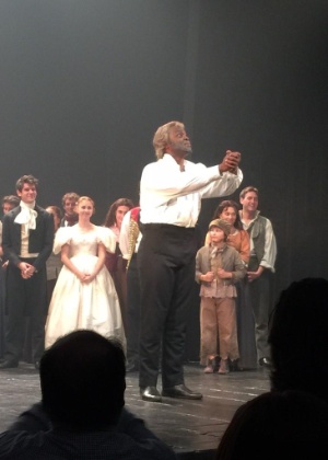 Kyle Jean-Baptiste no papel de Jean Valijean, na adaptação de "Os Miseráveis", na Broadway - Reprodução/Twitter