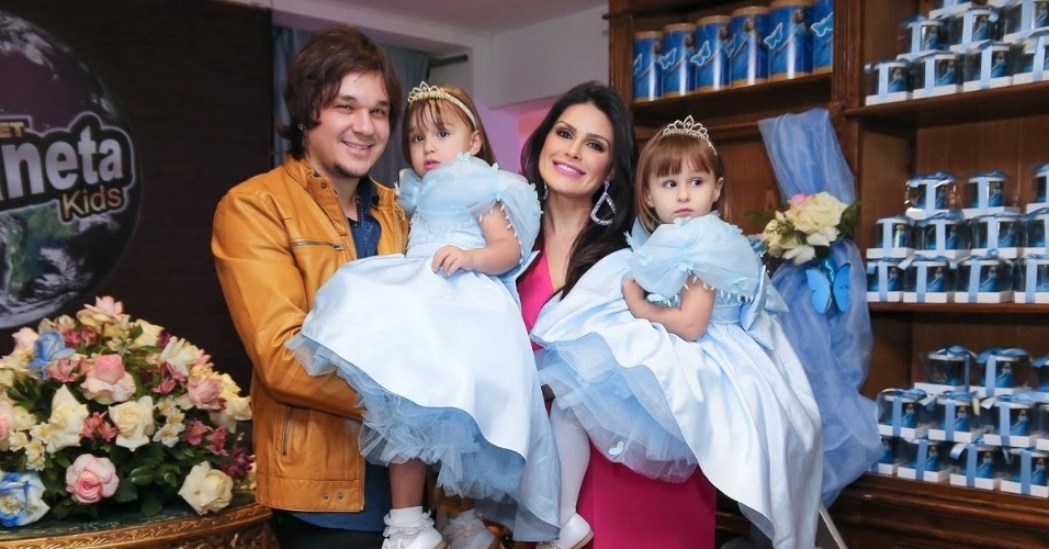 Leandro, do KLB, e Natália Guimarães fazem festa para as filhas em SP BOL Fotos BOL Fotos Leandro, do KLB, e Natália Guimarães fazem festa para as filhas em SP BOL Fotos BOL Fotos