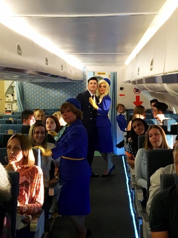 5.set.2016 - Miguel Falabella divulga fotos do primeiro dia de gravações de "Brasil a Bordo", sua nova série na Globo - Reprodução/Facebook/Miguel Falabella