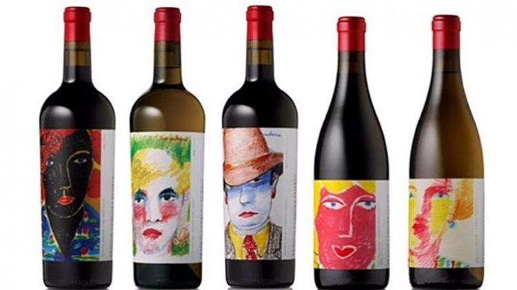 Garrafas de vinho com rostos no rótulo - Reprodução/Universidade do Oregon - Reprodução/Universidade do Oregon