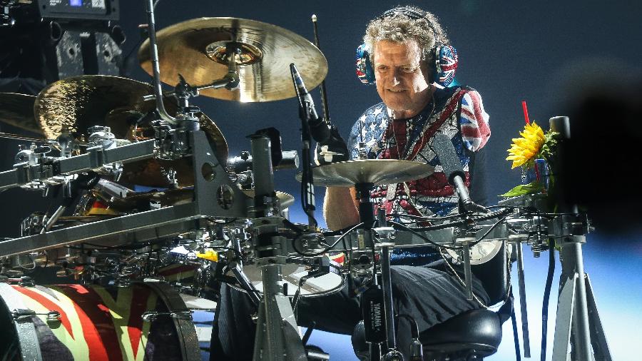 Rick Allen, baterista do Def Leppard, toca sem o braço esquerdo no Palco Mundo do Rock in Rio 2017 - Zanone Fraiassat/Folhapress
