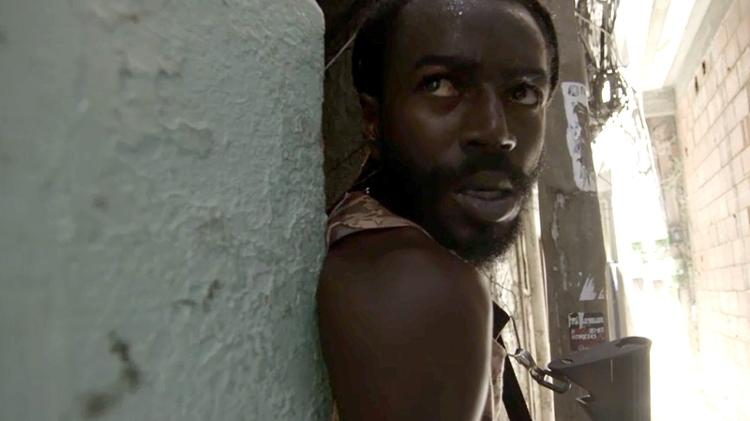 Sabiá (Jonathan Azevedo) mata comparsa em "A Força do Querer" - Reprodução/GShow - Reprodução/GShow