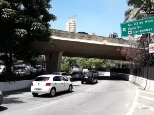 E a isenção? Veja quando carro elétrico acaba multado por rodízio em SP