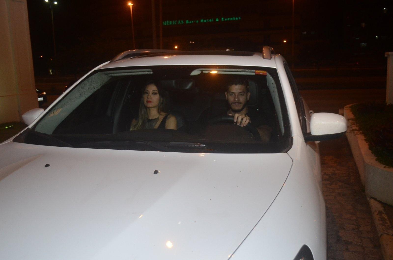 Arthur Aguiar e mulher chegam à festa de aniversário de Anitta - Webert Belicio/AgNews