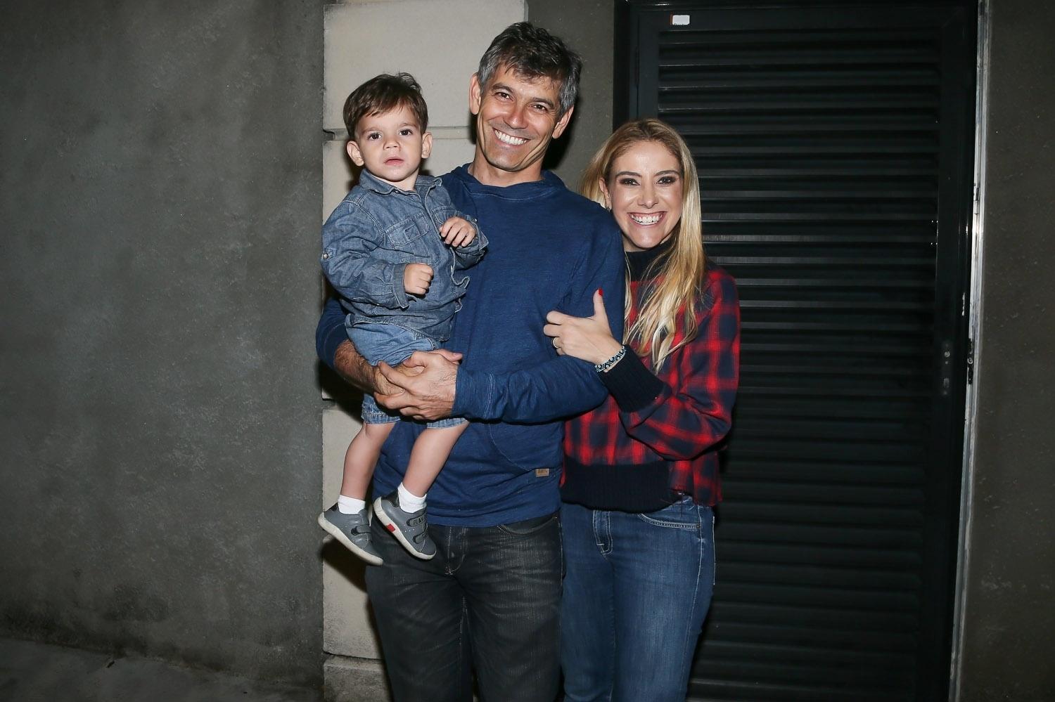 A empresária Dani Zurita com o marido Léo Queiroz e o filho do casal, Luca - Manuela Scarpa/Brazil News