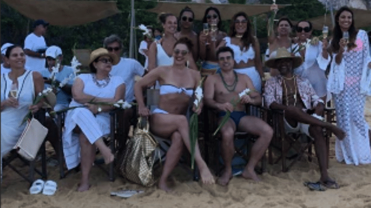 Claudia Raia e Jarbas Homem de Mello (sentados) e Paolla Oliveira (atrás, de pé) - Reprodução/Instagram - Reprodução/Instagram