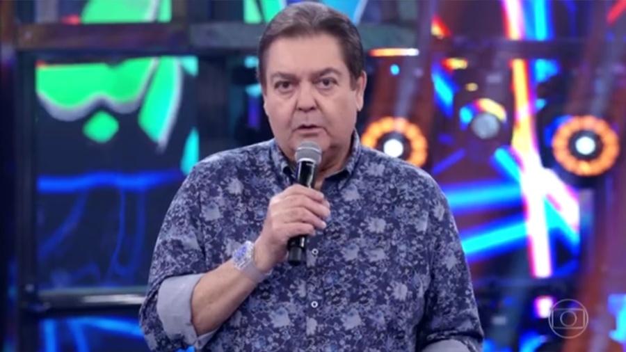 Faustão (com camisa estampadona) apresenta o "Domingão do Faustão", na Globo - Reprodução/Globo