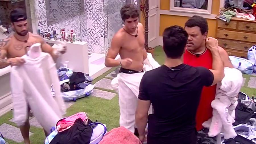 Brothers falam com Petrix sobre paredão no quarto Vila - Reprodução/GloboPlay