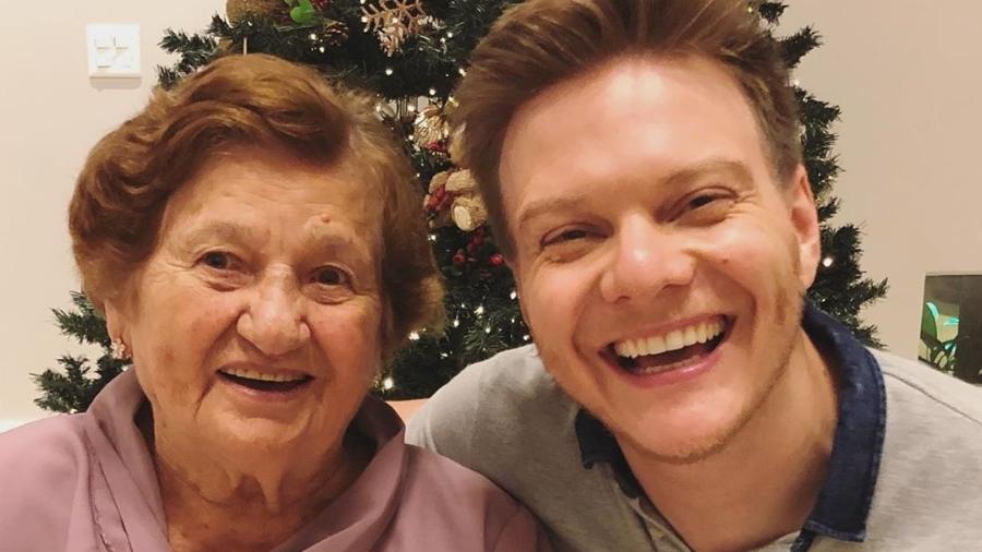 Michel Teló e sua avó Dora - Reprodução/Instagram