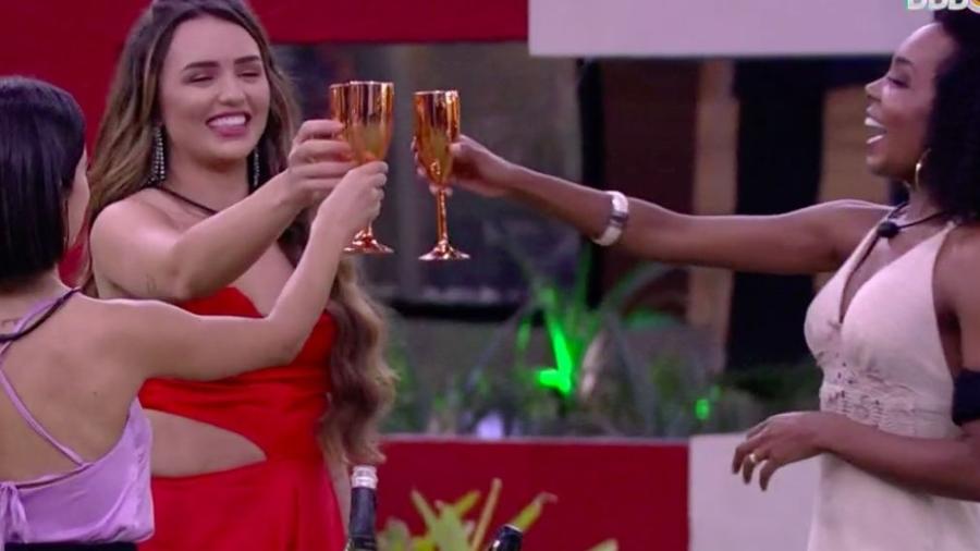 Sisters fazem brinde para comemorar final do BBB 20 - Reprodução/GlobosatPlay