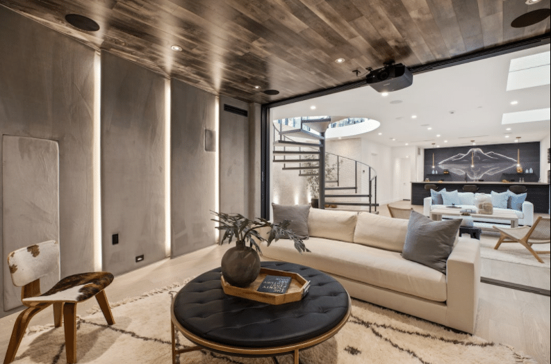 A casa foi adquirida por Brooklyn ao lado de Nicola Peltz, sua noiva - Anthony Barcelo/Reprodução