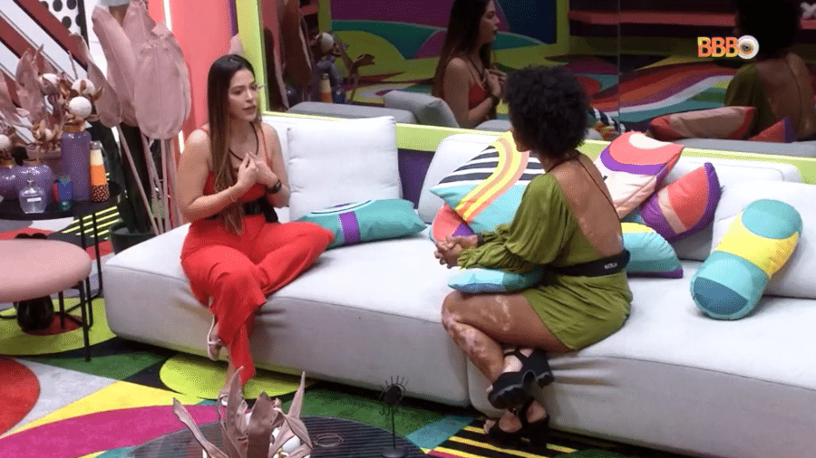 BBB 22: Laís e Natália discutiram na sala da casa  - Reprodução/Globoplay