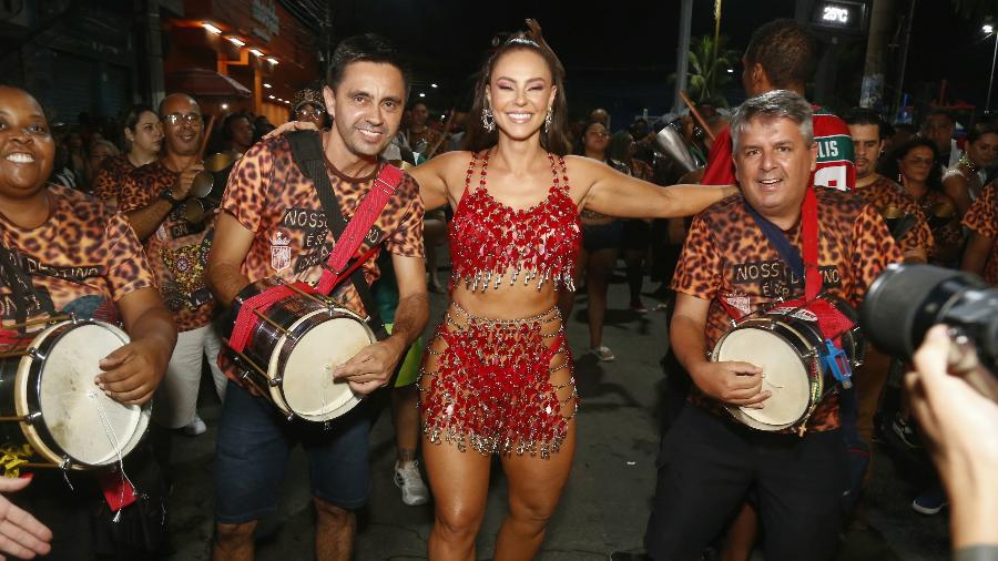 Paolla Oliveira no ensaio da Grande Rio