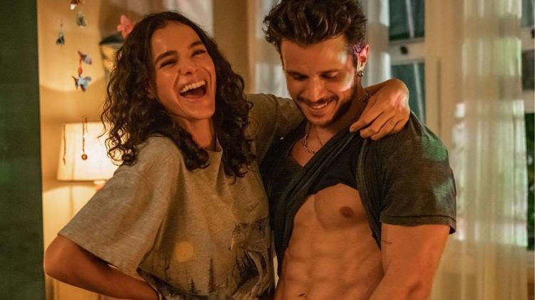 Bruna Marquezine ao lado de João Villa em foto de 'Amor da Minha Vida', nova série da Disney