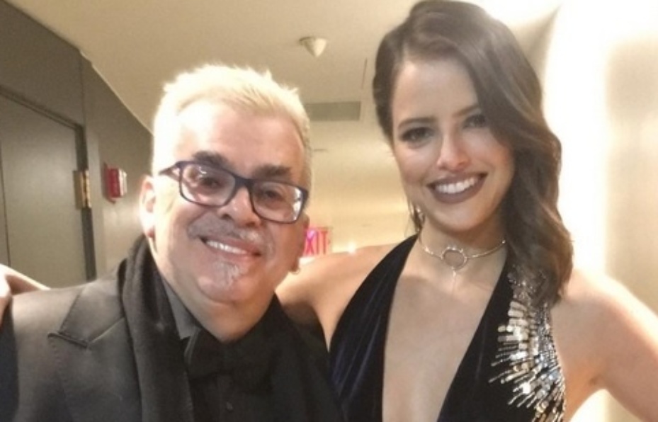 21.nov.2016 - Agatha Moreira posa com Walcyr Carrasco antes da cerimônia de entrega do Emmy Internacional 2016 - Divulgação/EmmyInternacional